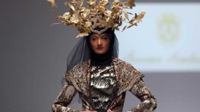 Indonesia Fashion Designer Anniesa Hasibuan Goes Global The Muslim Post Muslim News