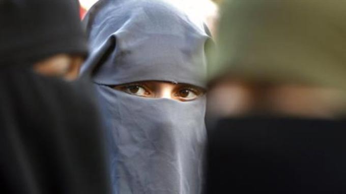 Reports: Morocco bans production and sale of burqa