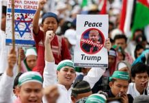 Thousands rally in Jakarta against US Jerusalem move